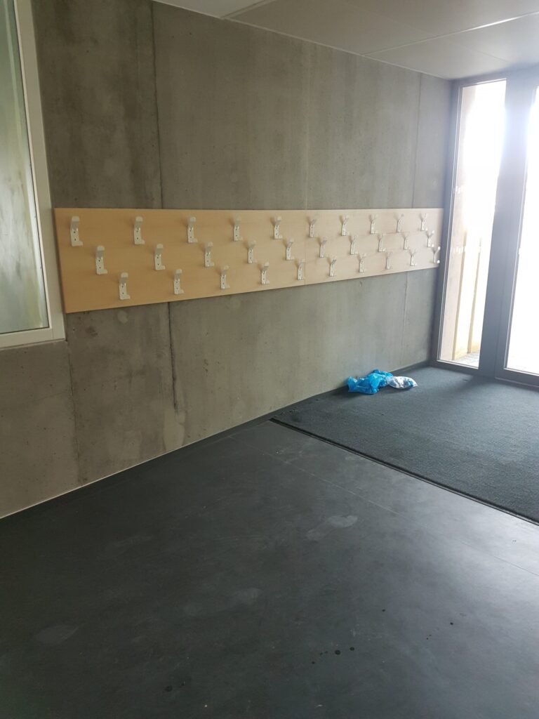 PORTE-MANTEAU-ECOLE-4-min-scaled